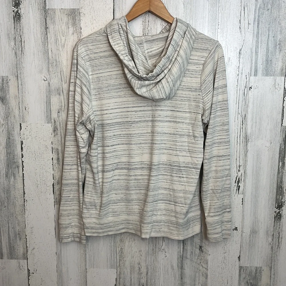 A38 large white sweatshirt size L J CREW #A38